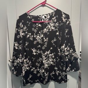 Elle Black and White Floral Blouse